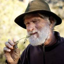 Bigfoot eats deer vetch phm0312 saz24 md