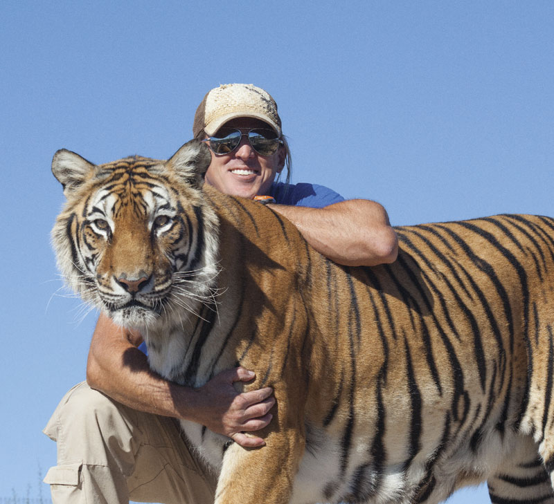 https://www.phoenixmag.com/wp-content/uploads/2012/12/PHM1212PF04a.jpg