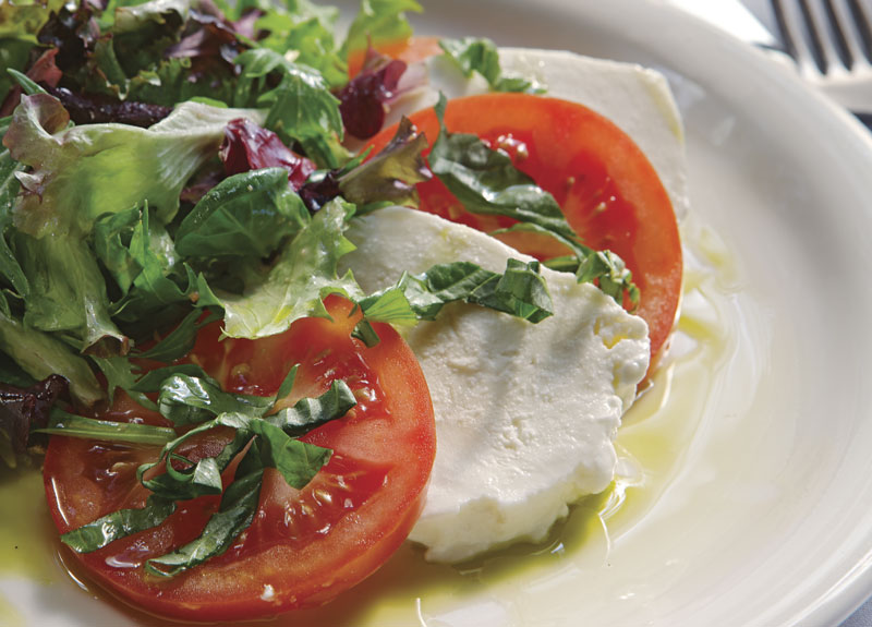 mozzarella with ripe tomatoes 