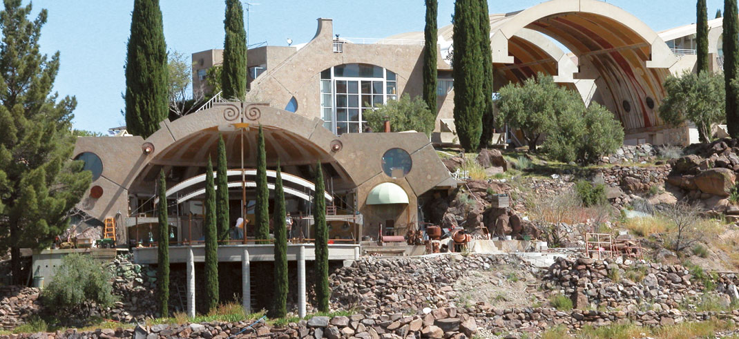 https://www.phoenixmag.com/wp-content/uploads/2014/04/PHM_0414_PF7X.jpg