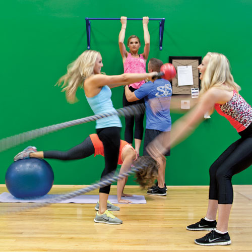 https://www.phoenixmag.com/wp-content/uploads/2014/11/PHMPF12.jpg