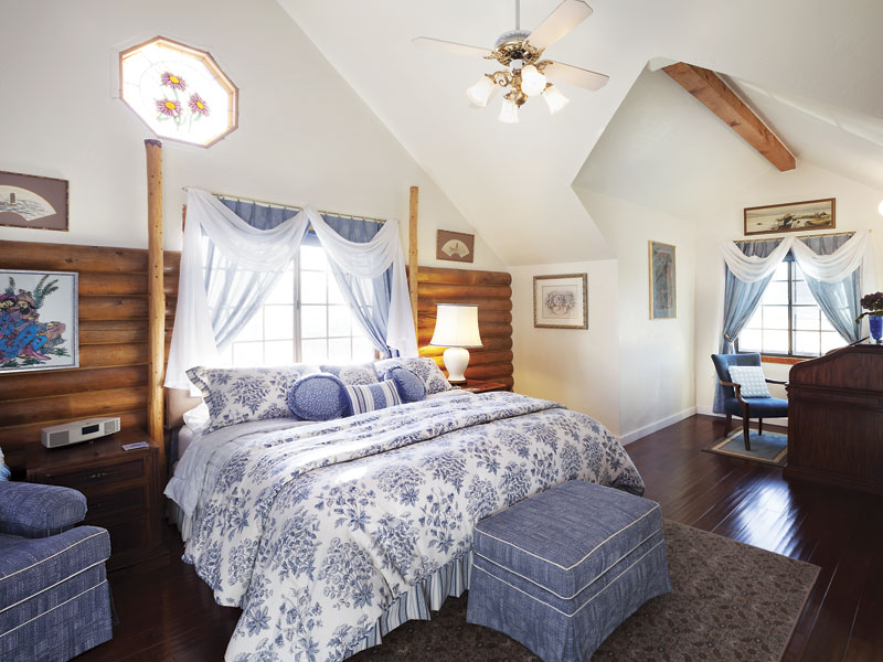  Photos by Brenna Zumbro; a Grand Living suite