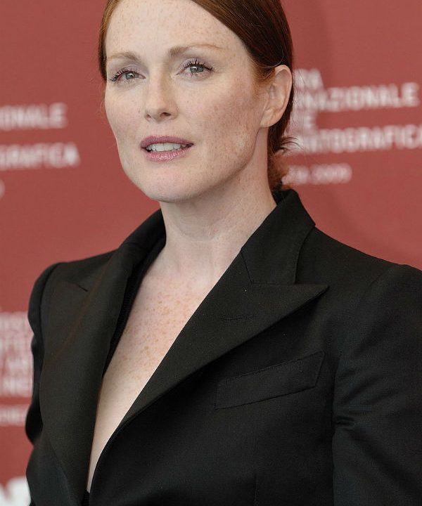 https://www.phoenixmag.com/wp-content/uploads/2015/08/Julianne_Moore_from_Wikimedia_Commons-600x720.jpg