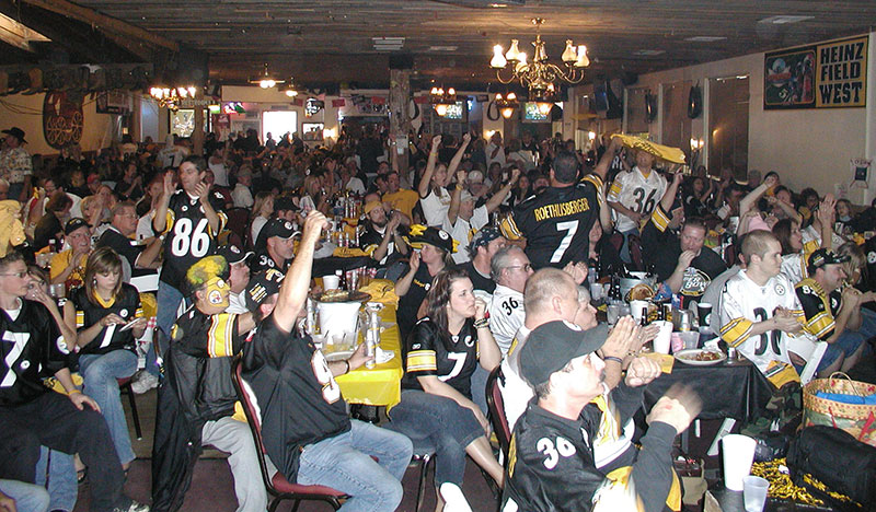 Super-Bowl-2006---Steelers-fans-at-Harolds