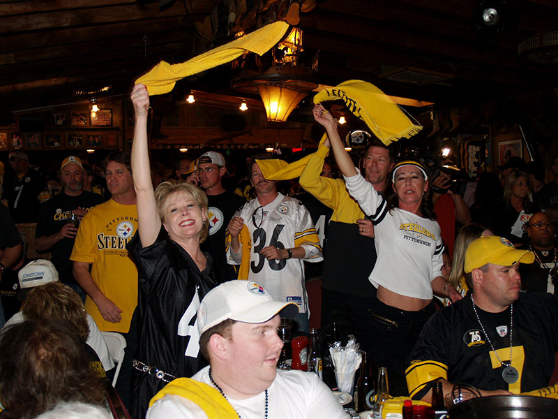 Super-Bowl-2009---Steelers-fans-at-Harolds-Cave-Creek-Corral---4