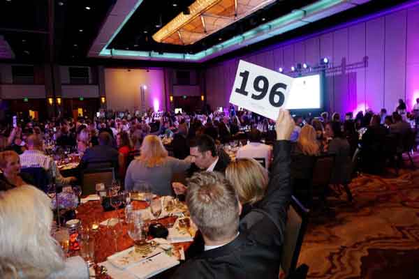 https://www.phoenixmag.com/wp-content/uploads/2015/09/auctionINTEXT.jpg