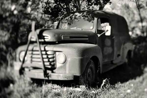 https://www.phoenixmag.com/wp-content/uploads/2015/10/truckphotoINTEXT.jpg