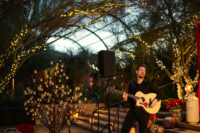 https://www.phoenixmag.com/wp-content/uploads/2015/12/DBG_luminaria.jpg
