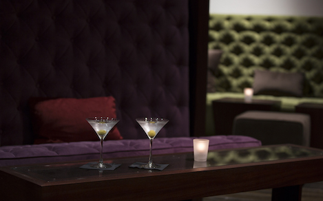 https://www.phoenixmag.com/wp-content/uploads/2017/01/Ellure-Lounge-Scottsdale-Cocktails.jpg