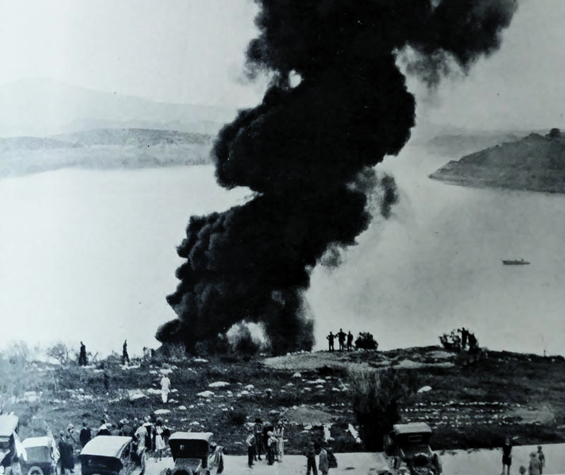 Black smoke engulfs the Santa Maria