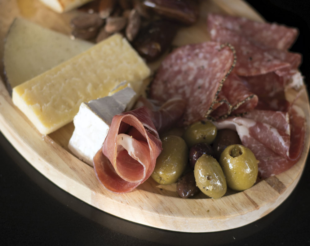 Rott n’ Grapes Wine & Beer Bar Rott n’ Grapes Wine & Beer Bar