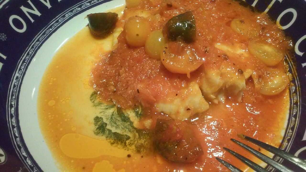 https://www.phoenixmag.com/wp-content/uploads/2018/08/LTPepper_sauce.jpg