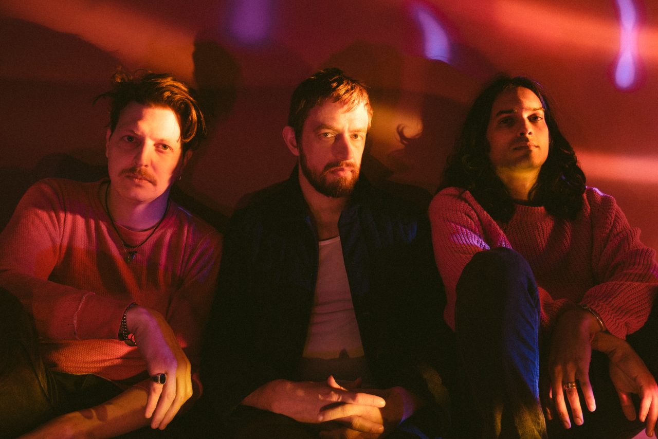 https://www.phoenixmag.com/wp-content/uploads/2019/07/YEASAYER-1-1280x854.jpg