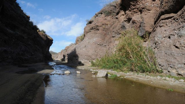 Hiking Box Canyon of the Hassayampa River in Wickenburg
