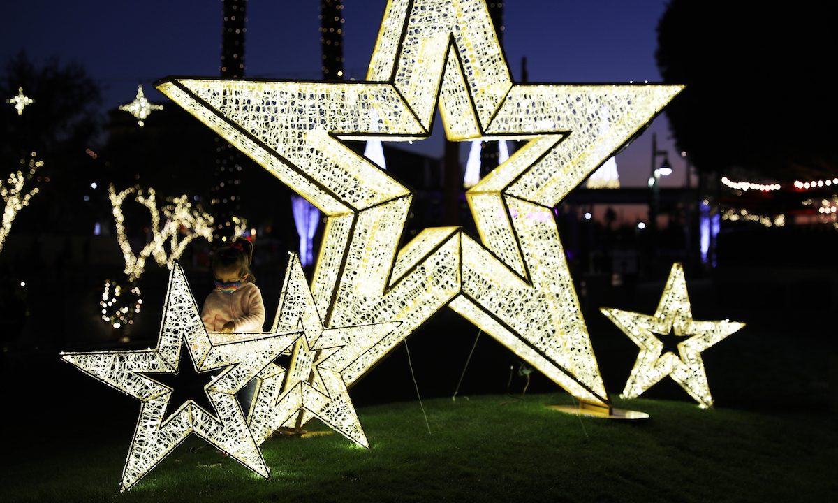 https://www.phoenixmag.com/wp-content/uploads/2021/11/Scottsdazzle1-1200x720.jpg