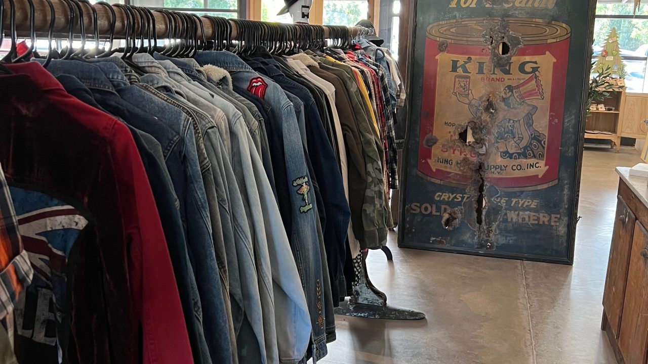 https://www.phoenixmag.com/wp-content/uploads/2022/01/The-Market-by-Junk-in-the-Trunk-2-1280x720.jpeg