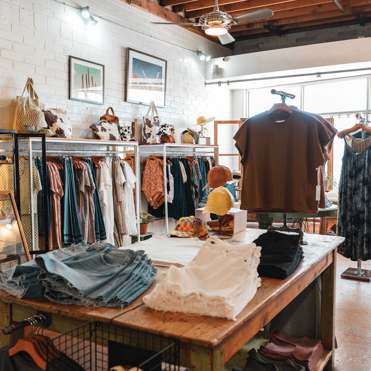 Newcomers’ Guide to Clothing, Accessories & Children’s Shopping in 2023