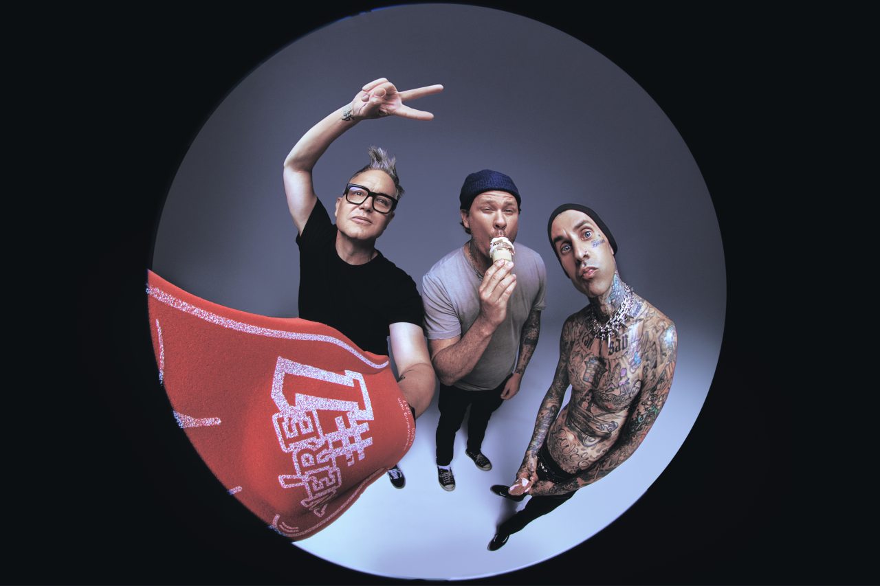 https://www.phoenixmag.com/wp-content/uploads/2023/06/BLINK182_SHOT_04_0159_RETOUCHED_A1-copy-1280x853.jpg