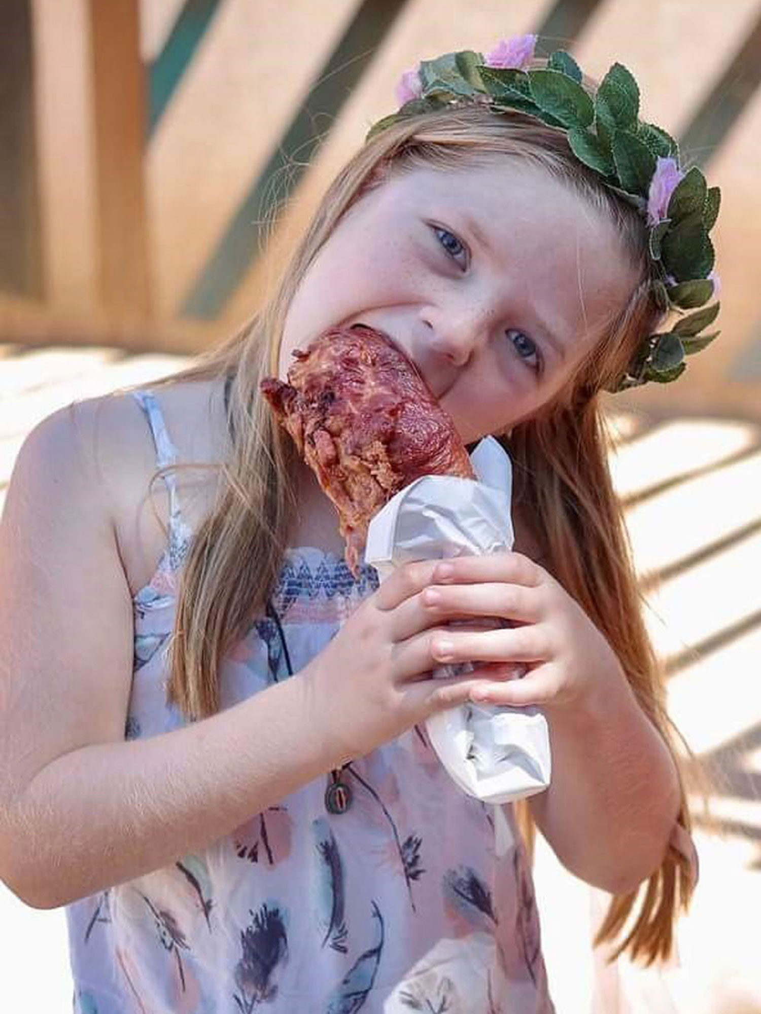 GirlTurkeyLeg_2 https://www.phoenixmag.com/wp-content/uploads/2023/10/GirlTurkeyLeg_2.jpg