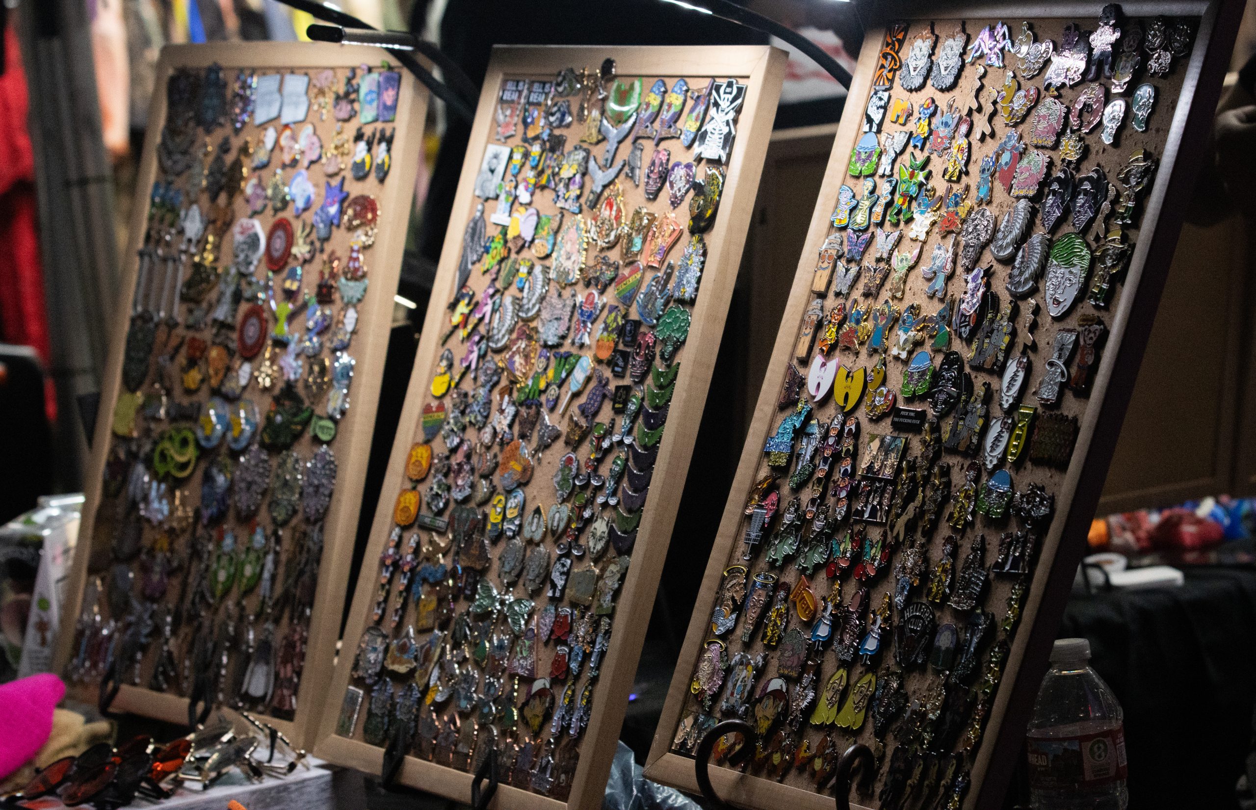Pin vendor