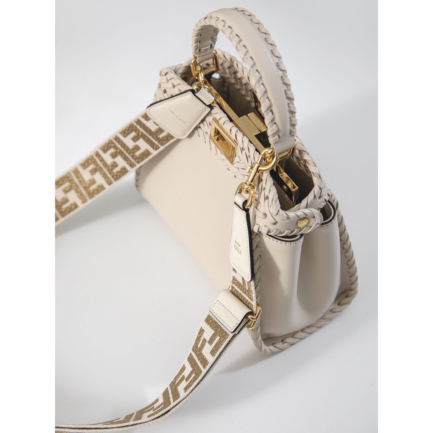 PHM0224FASH20 https://www.phoenixmag.com/wp-content/uploads/2024/01/PHM0224FASH20.jpg
