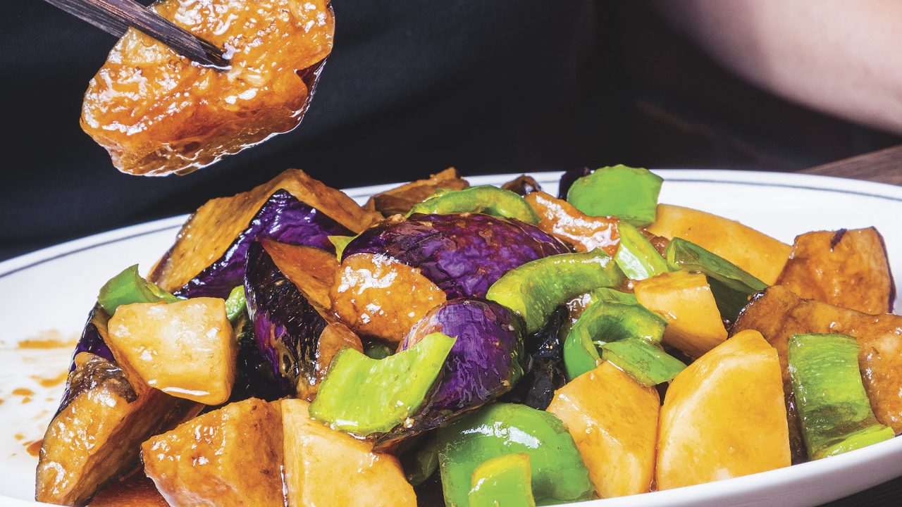 https://www.phoenixmag.com/wp-content/uploads/2024/01/PHM0224GlobalEats00_EA-1280x720.jpg