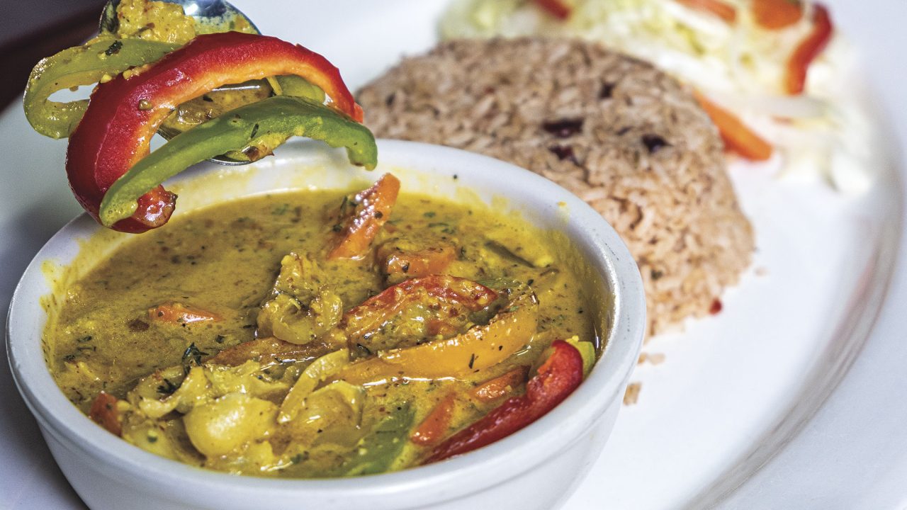 https://www.phoenixmag.com/wp-content/uploads/2024/01/PHM0224GlobalEats00_NAandC-1280x720.jpg