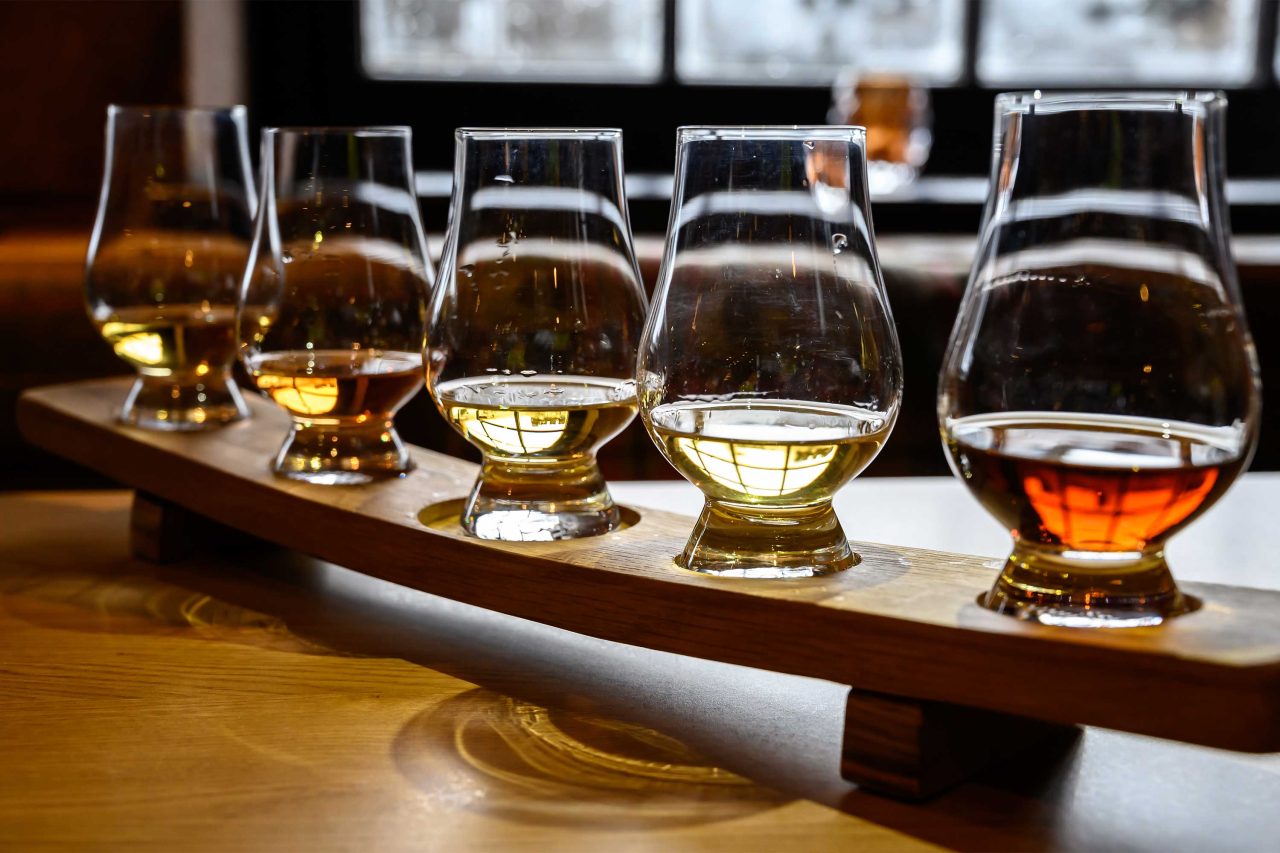 https://www.phoenixmag.com/wp-content/uploads/2024/03/whisky-tasting-stock-image-1280x853.jpg
