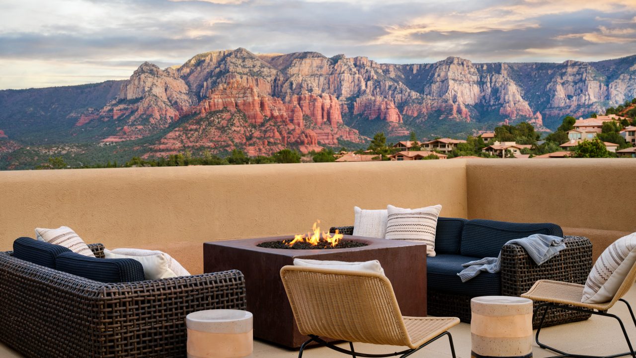 https://www.phoenixmag.com/wp-content/uploads/2024/04/FLGSX_Patio_FirePit_Seating_with_view-1280x720.jpg