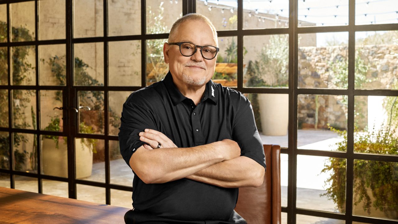 https://www.phoenixmag.com/wp-content/uploads/2024/05/BOB_204-black-shirt-1280x720.jpg