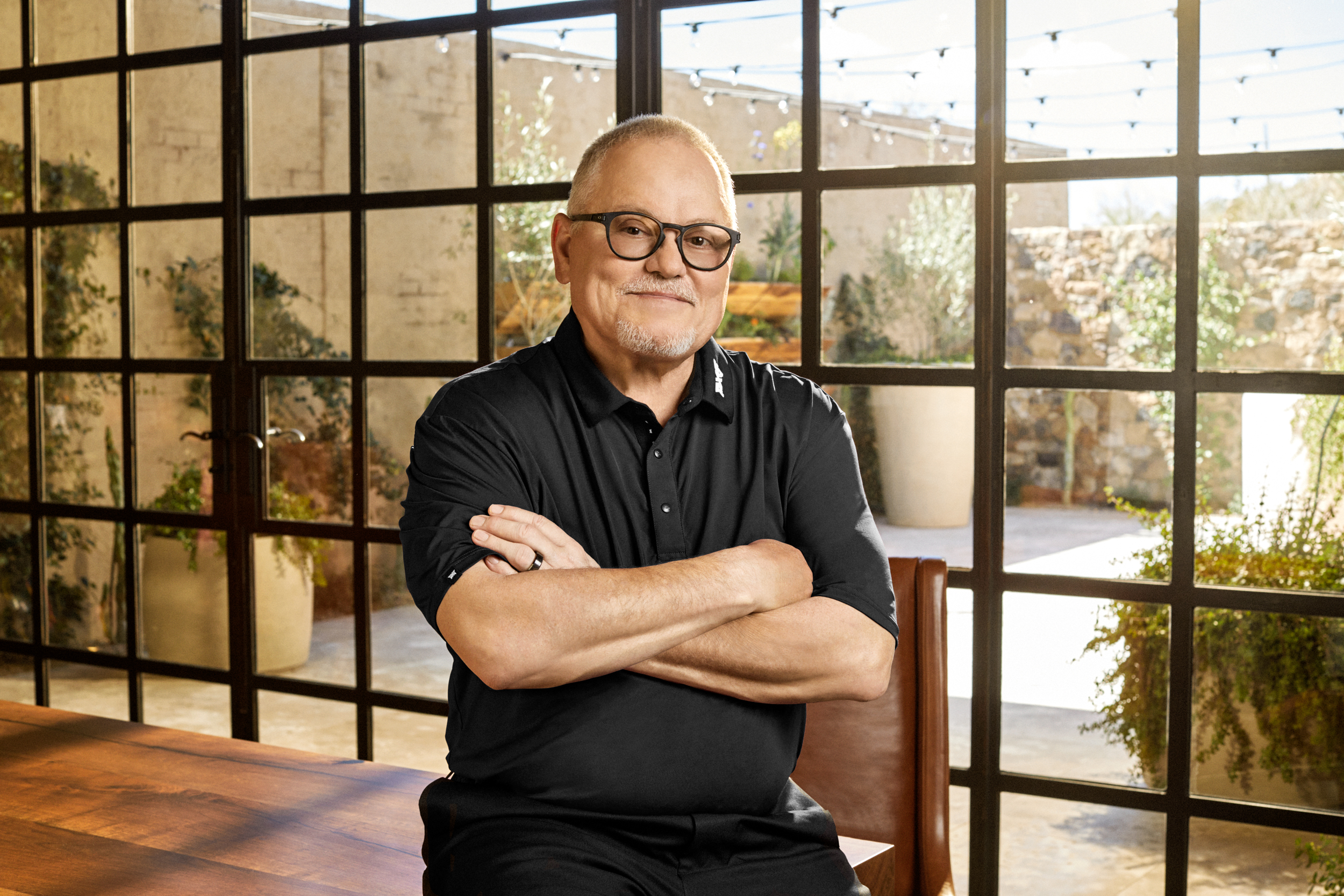 BOB_204-black-shirt https://www.phoenixmag.com/wp-content/uploads/2024/05/BOB_204-black-shirt.jpg