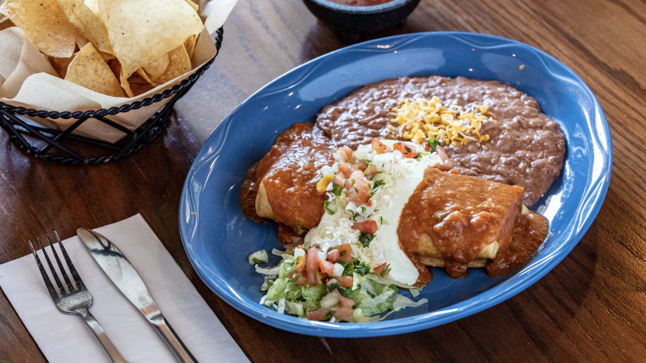 https://www.phoenixmag.com/wp-content/uploads/2024/06/Macayos-Papa-Chimi-1280x720.jpg
