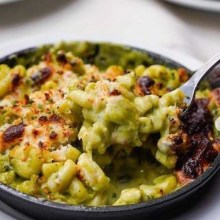 1726681881___coupleinthekitchenmacandcheese