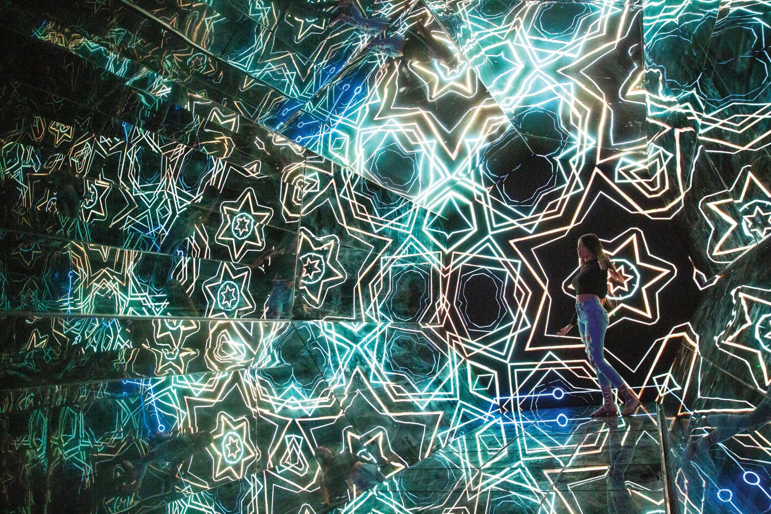 PHM1224LIGHTS18 https://www.phoenixmag.com/wp-content/uploads/2024/10/PHM1224LIGHTS18-scaled.jpg