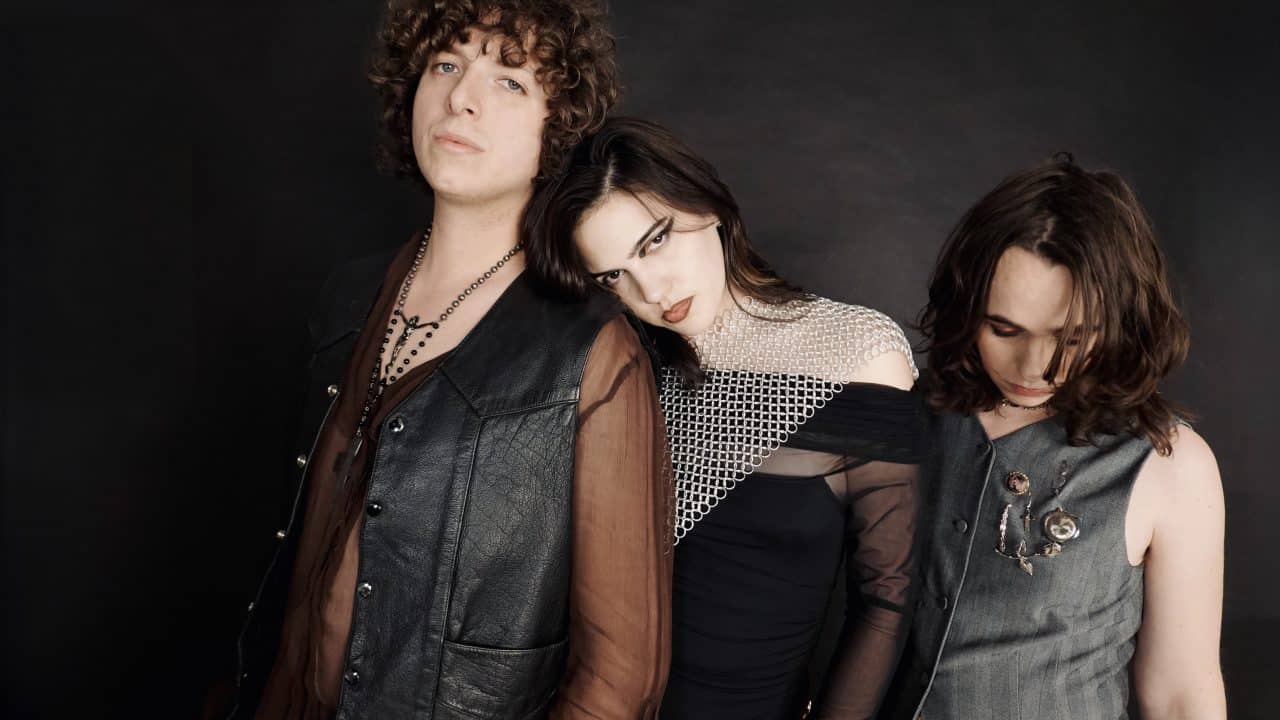 https://www.phoenixmag.com/wp-content/uploads/2025/06/Sunflower-Bean-Press-Photo-2-by-Anna-Nazarova-1280x720.jpg