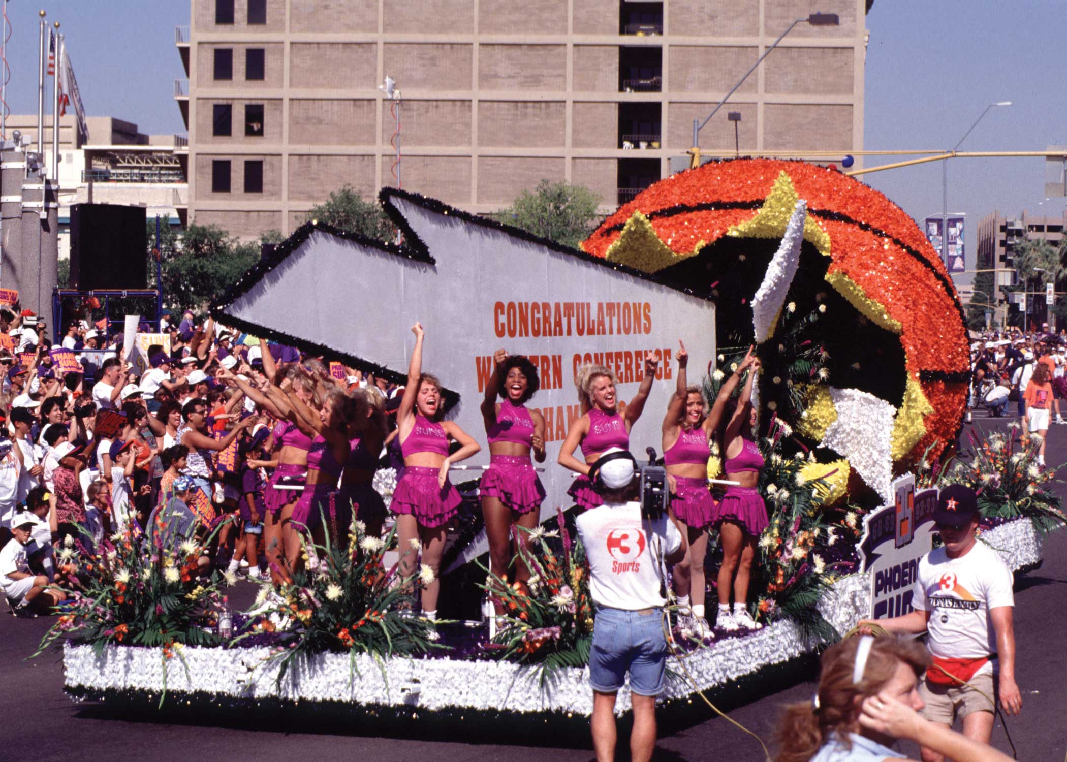  Anayansi Ramierez/Steve Schumacher/the aRizona Republic/Newspapers.com 