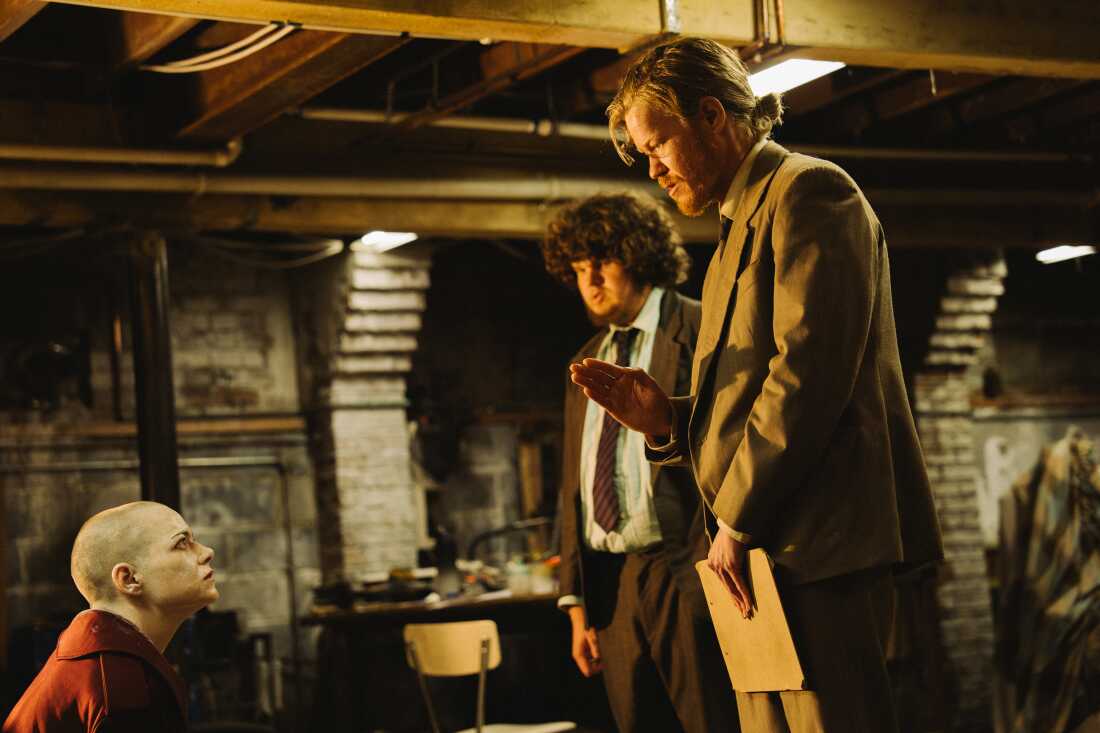 BUGONIA (2025) (L to R) Emma Stone as Michelle, Aidan Delbis as Don and Jesse Plemons as Teddy in director Yorgos Lanthimos' BUGONIA, a Focus Features release.
Credit: Atsushi Nishijima/Focus Features © 2025 All Rights Reserved.