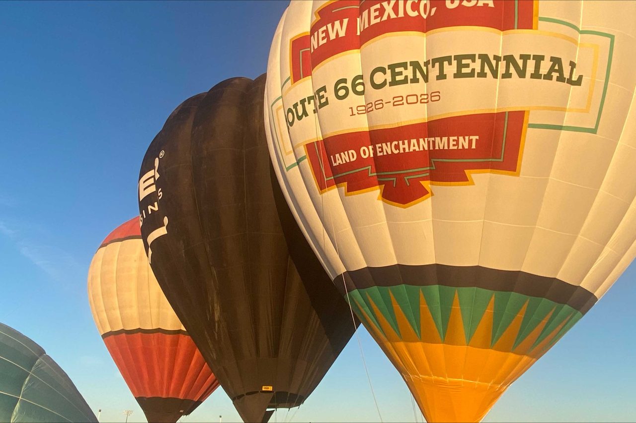 https://www.phoenixmag.com/wp-content/uploads/2026/01/arizona-balloon-festival-1-1280x853.jpg